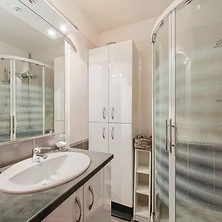 Charmante 4 Pieces Avec Piscine, Terrasse Et Parking Prive A - Proche Plages - Fr-1-770-33 Villa La Ciotat