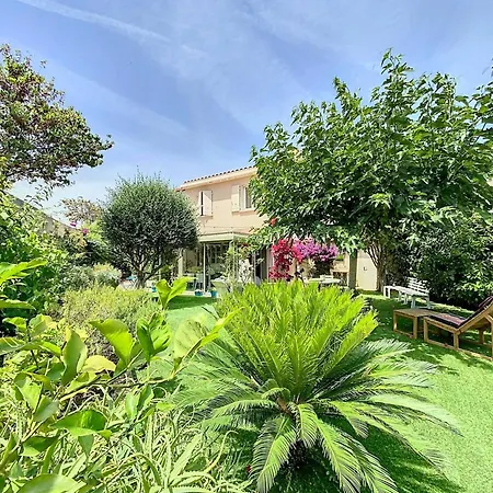 Charmante 4 Pieces Avec Piscine, Terrasse Et Parking Prive A - Proche Plages - Fr-1-770-33